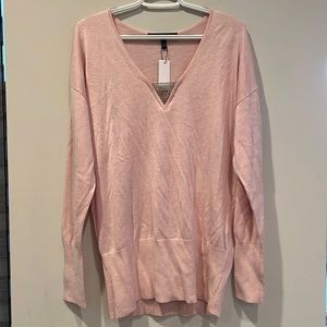 WHITE HOUSE BLACK MARKET SWEATER